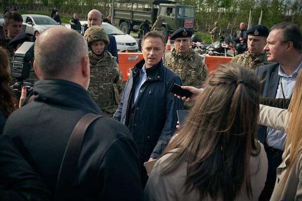 Robert Carlyle as Robert Sutherland in COBRA Season 1