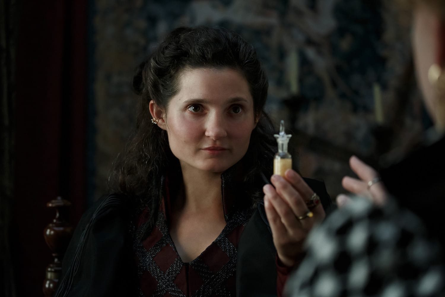 Angelica&nbsp;(Ruby Bentall), on a side hustle to&nbsp;Diane De Poitiers, shows her the liquid gold that will keep her youth and beauty, and the attention of the new King Henri.&nbsp;