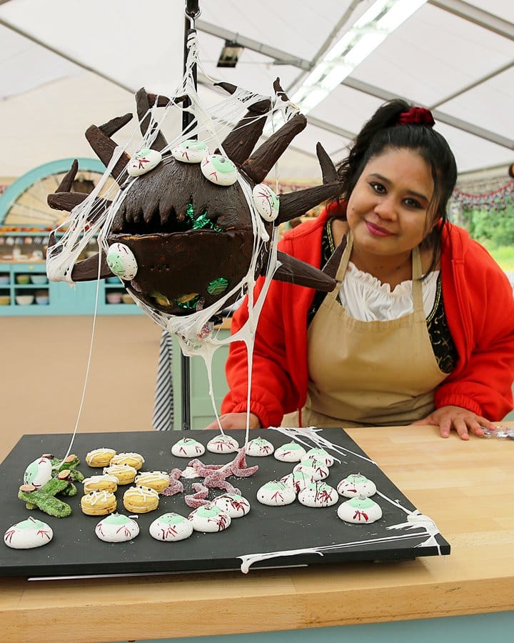 &nbsp;Syabira's Itsy Bitsy Spider Showstopper from The Great British Baking Show Collection 10's Halloween Week