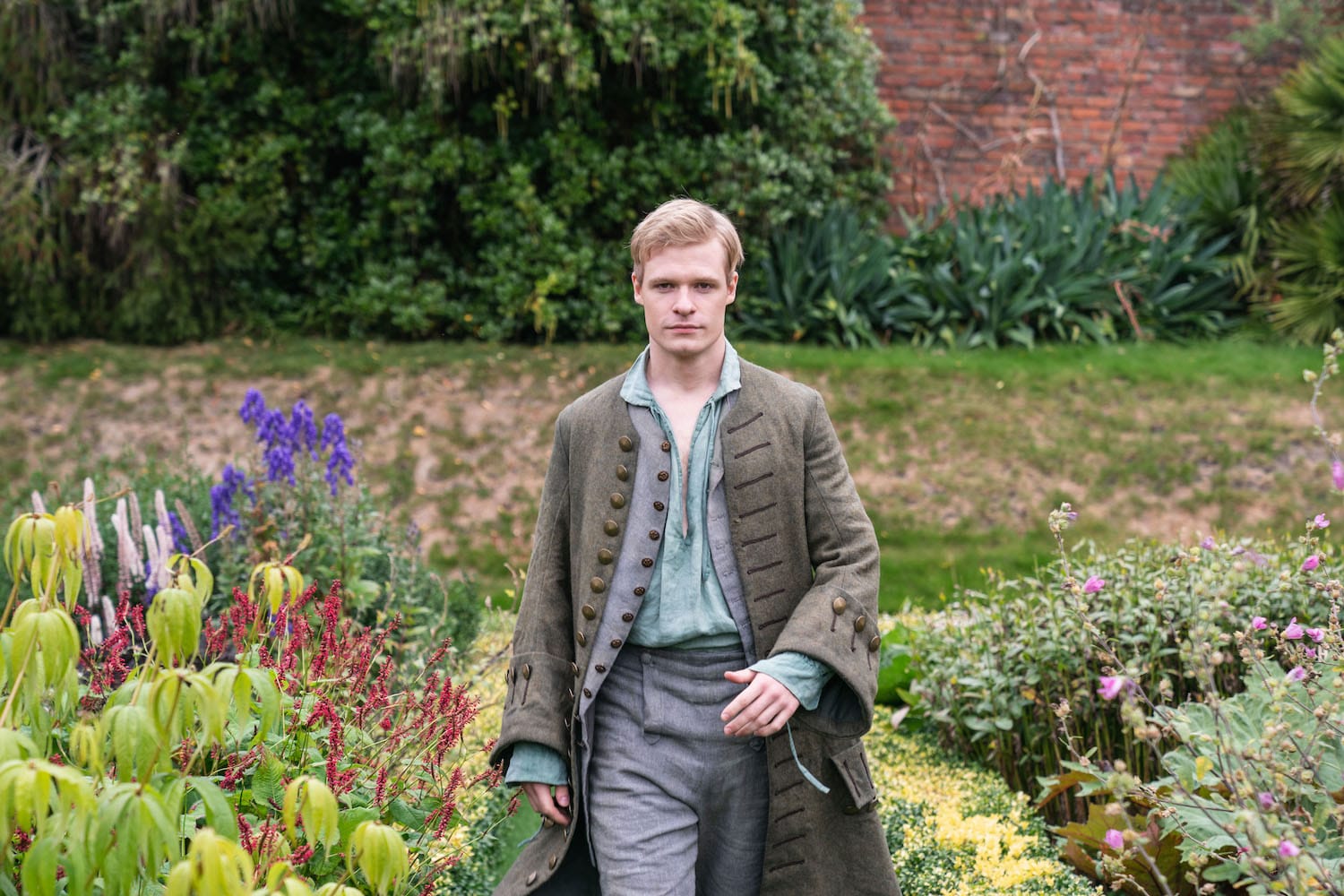 Tom Jones (Solly McLeod).