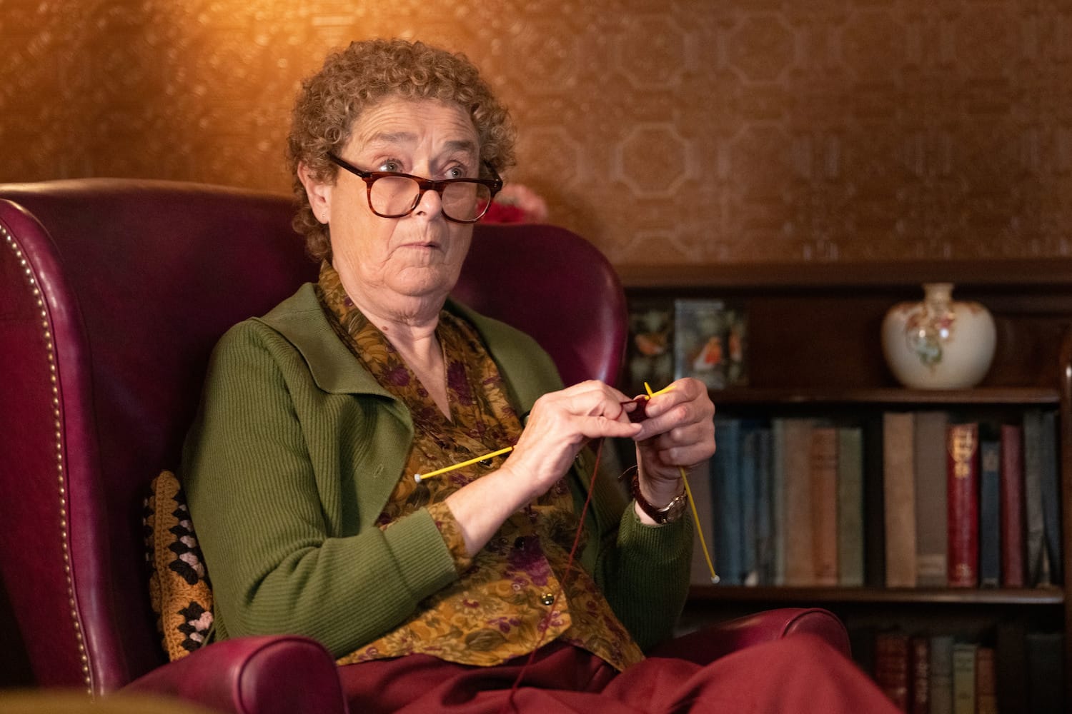 Nurse Phyllis Crane (Linda Bassett).