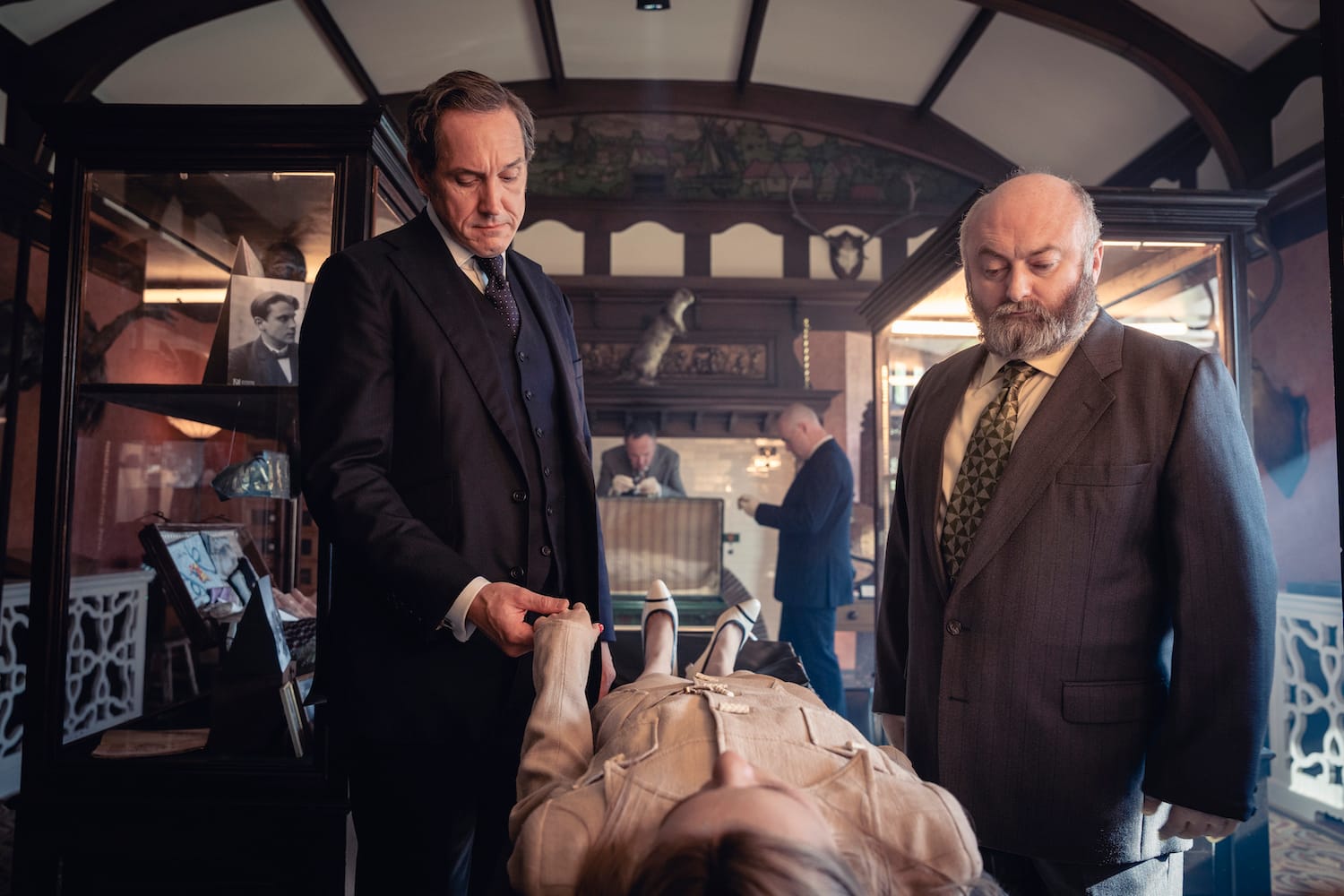 Adam Dalgliesh (Bertie Carvel) and&nbsp;Miles Kynaston (David Pearse).