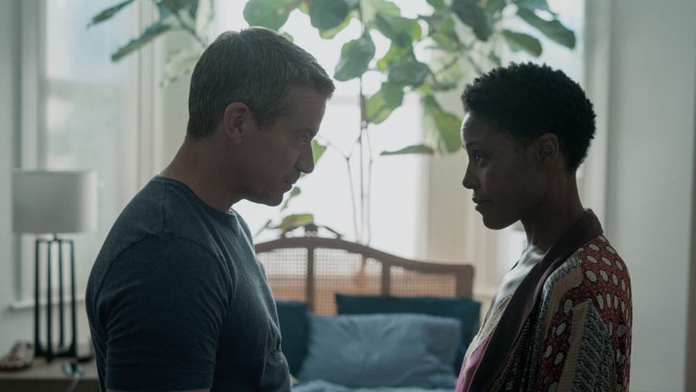 Max Beesley as&nbsp;DI Daniel Farrell and Christine Adams in 'Hijack' Episode 1