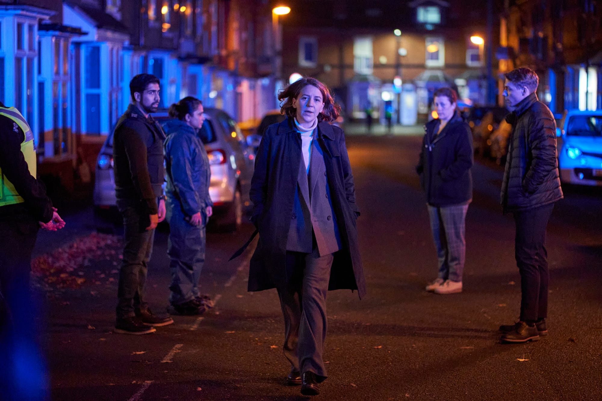 DI Henderson (Gemma Whelan) approaches the park where DI Ray was attacked.