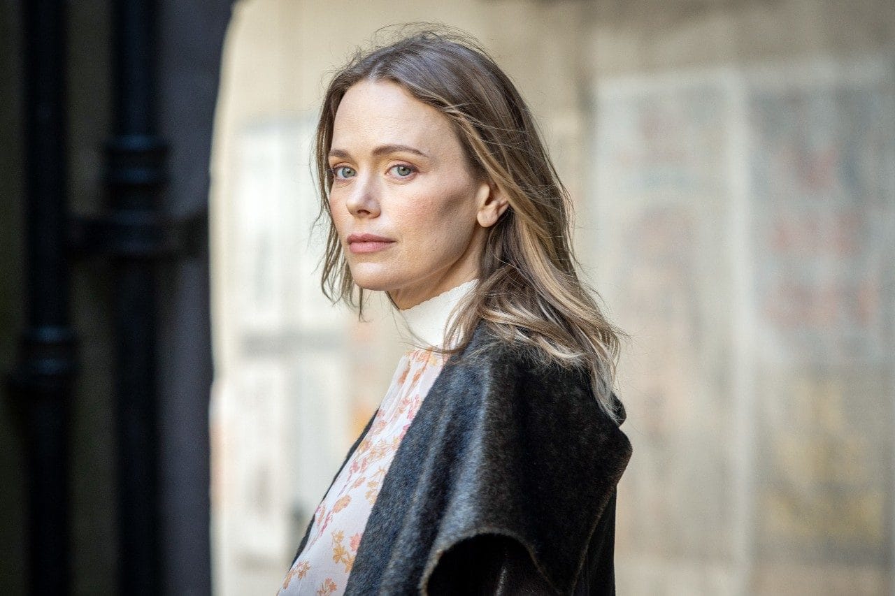 Karolina Andersson (Katia Winter).