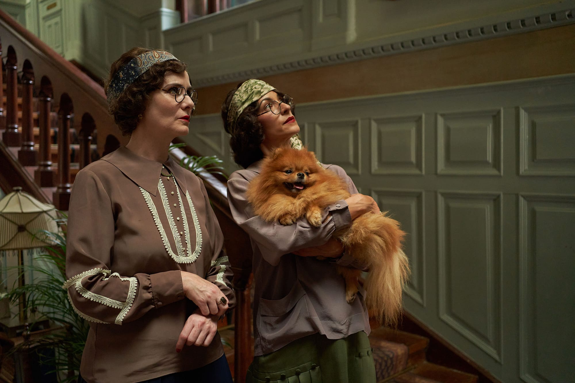 Melanie Gray and Michele Moran as Jane and Patricia&nbsp;Dodsworth in 'Hotel Portofino' Season 2