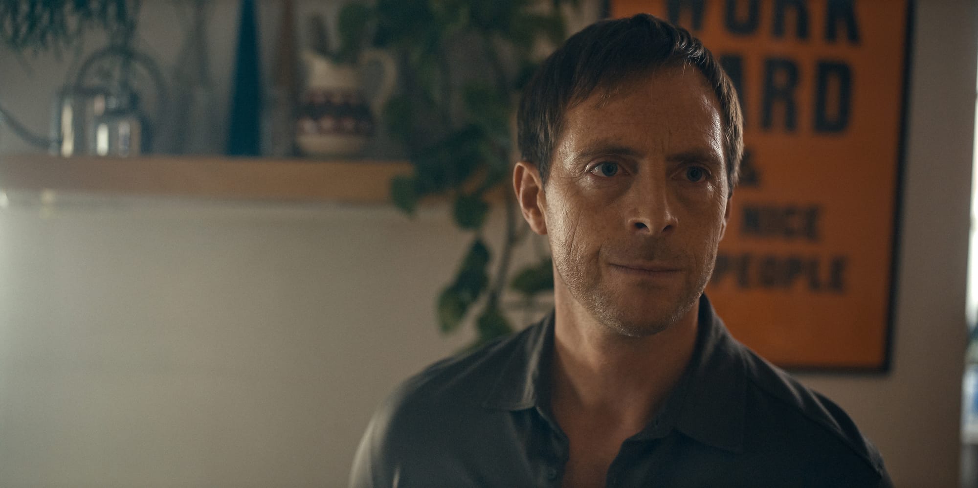 Stephen Campbell Moore as Leo Hanratty in Criminal Record Season 1