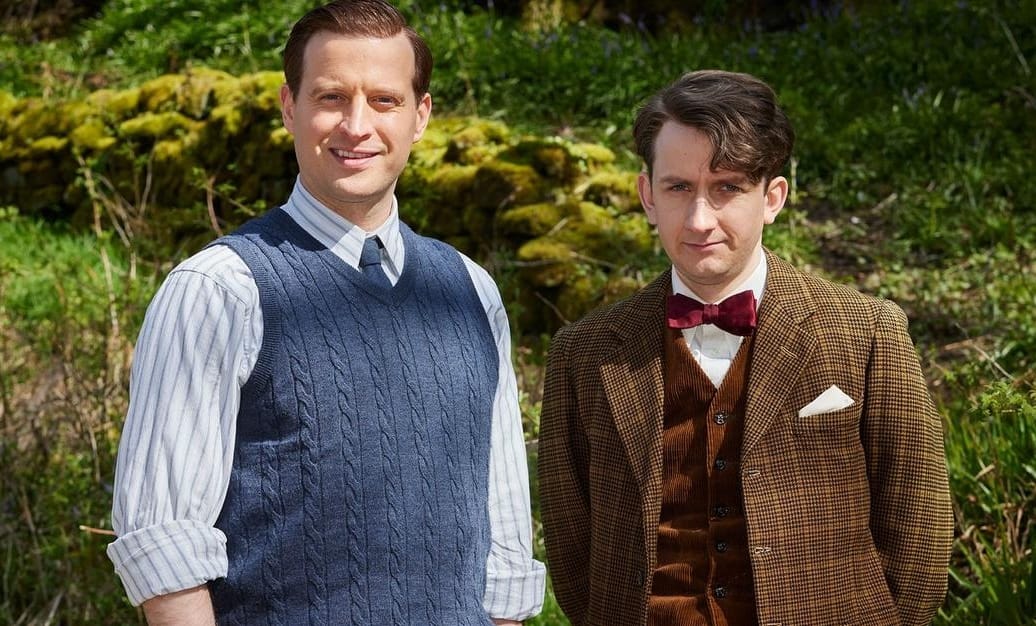 James Herriot (Nicholas Ralph) and Richard Carmody (James Anthony-Rose).