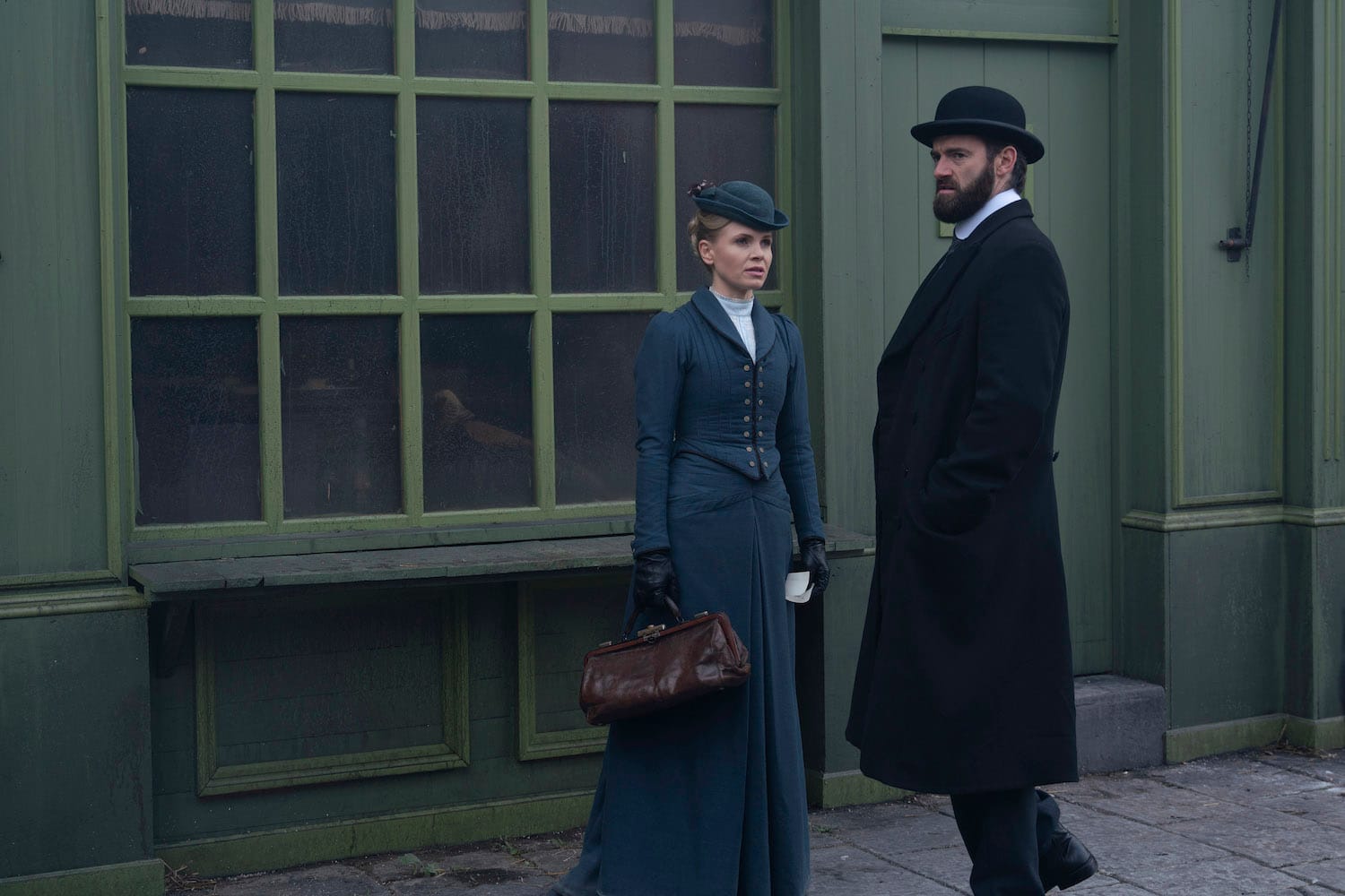 Kate Phillips and Stuart Martin in "Miss Scarlet &amp; the Duke' Season 4