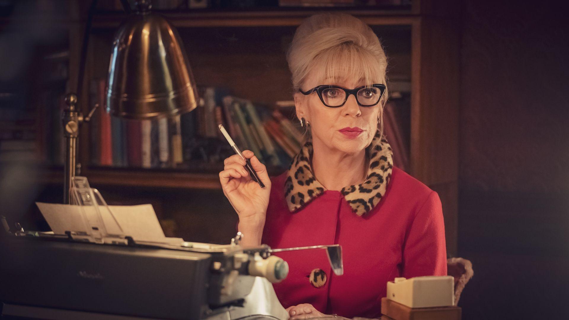 Morwenna Banks as Patsy in Funny Woman Season 1