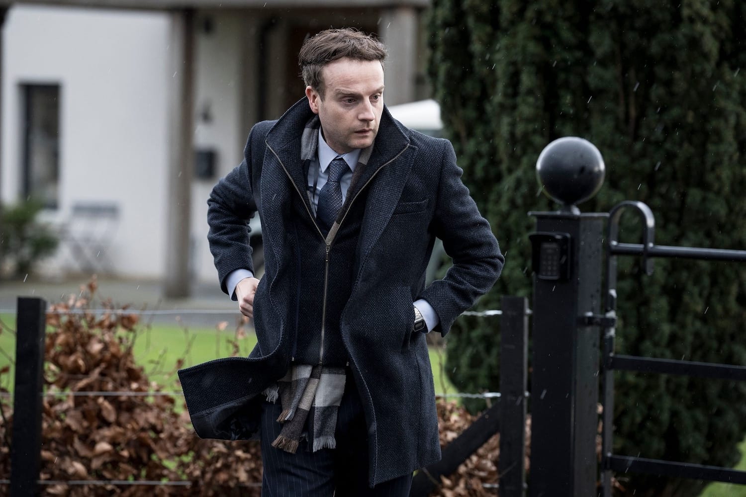 Andrew Gower as DS Chet Harper.