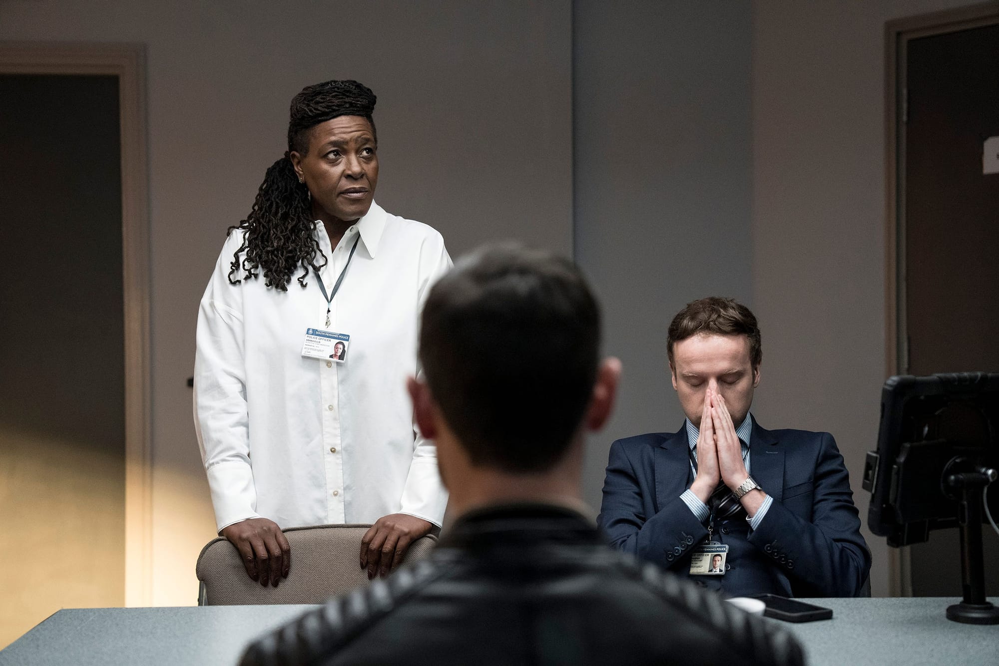 Andrew Gower as DS Harper, Sharon D Ellis as DCI Ellis in 'Inspector Ellis'