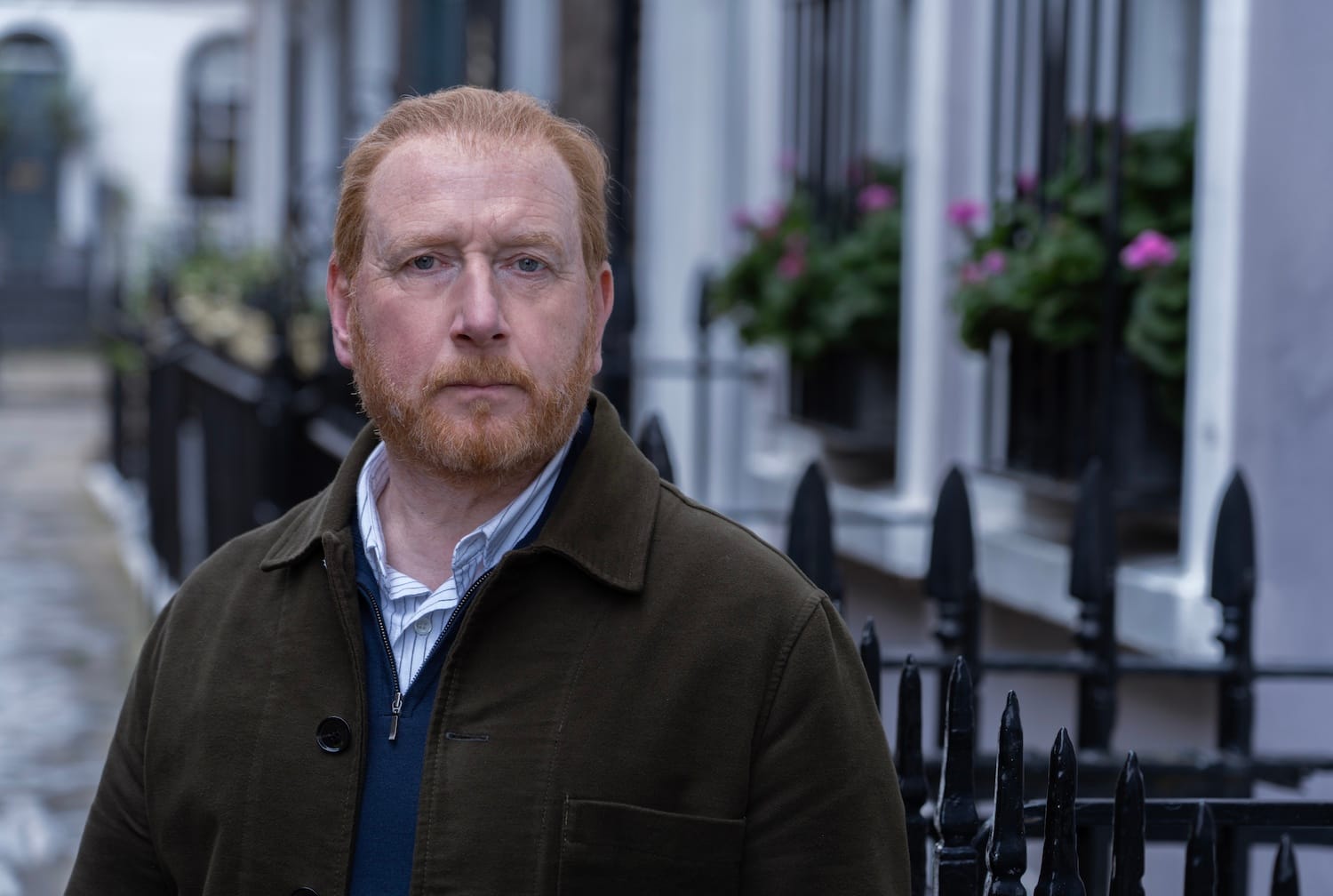 Adrian Scarborough as DI Max Arnold.