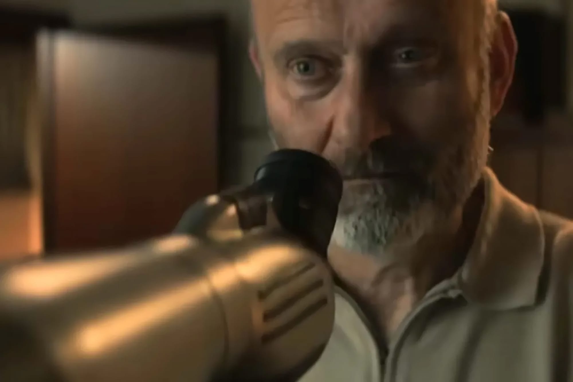 Hugh Dennis as Alan Richardson in 'The Couple Next Door' Season 1