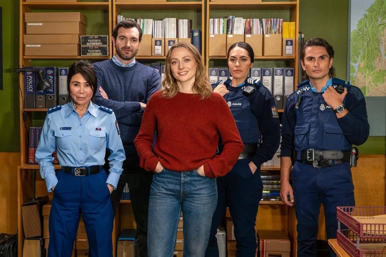 Detective Anaís Mallory (Chelsie Preston Crayford) flanked by her colleagues: Inspector Sharon Li Feng (Lynette Forday), Detective Simon Delaney (Matt Whelan), Sergeant Hoana Rata (Roimata Fox), and Constable Jarrod Renner (Dahnu Graham).