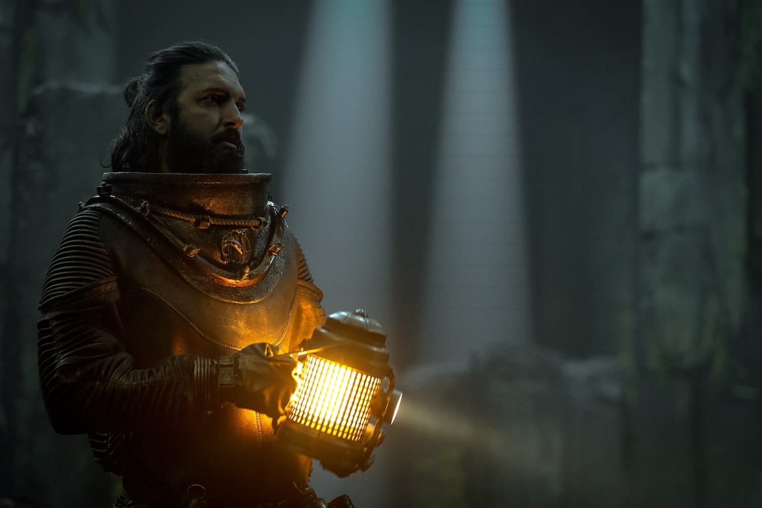 Shazad Latif in "Nautilus"