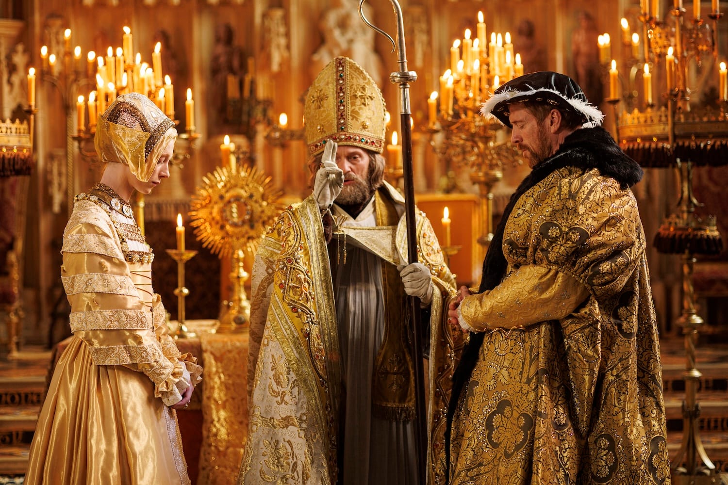 Damian Lewis and Dana Herfurth in "Wolf Hall: The Mirror and the Light"