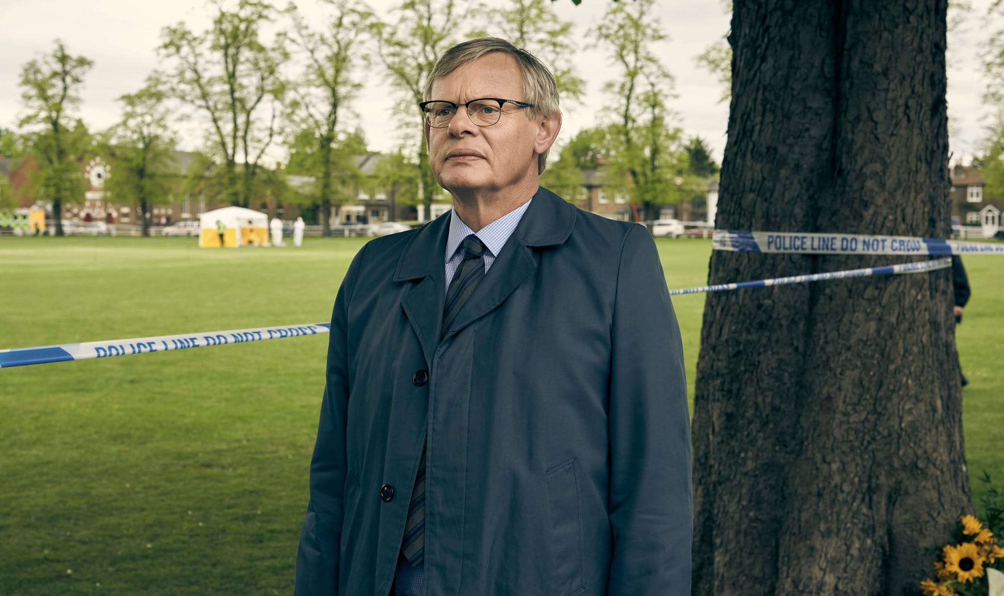 Martin Clunes as DCI Sutton in "Manhunt"