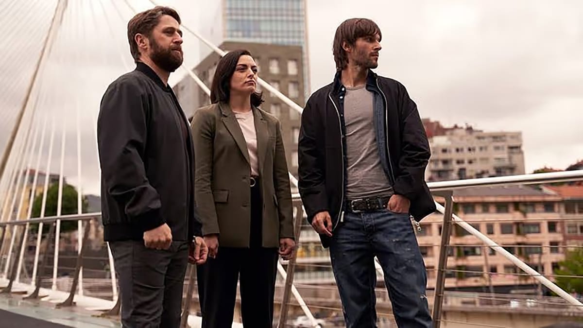 Iñigo Gastesi as Oficial Jon Beitia, Nora-Jane Noone as DS Claire Wallace, and Aaron Monaghan as Sean Prendergast in 'Hidden Assets' Season 3