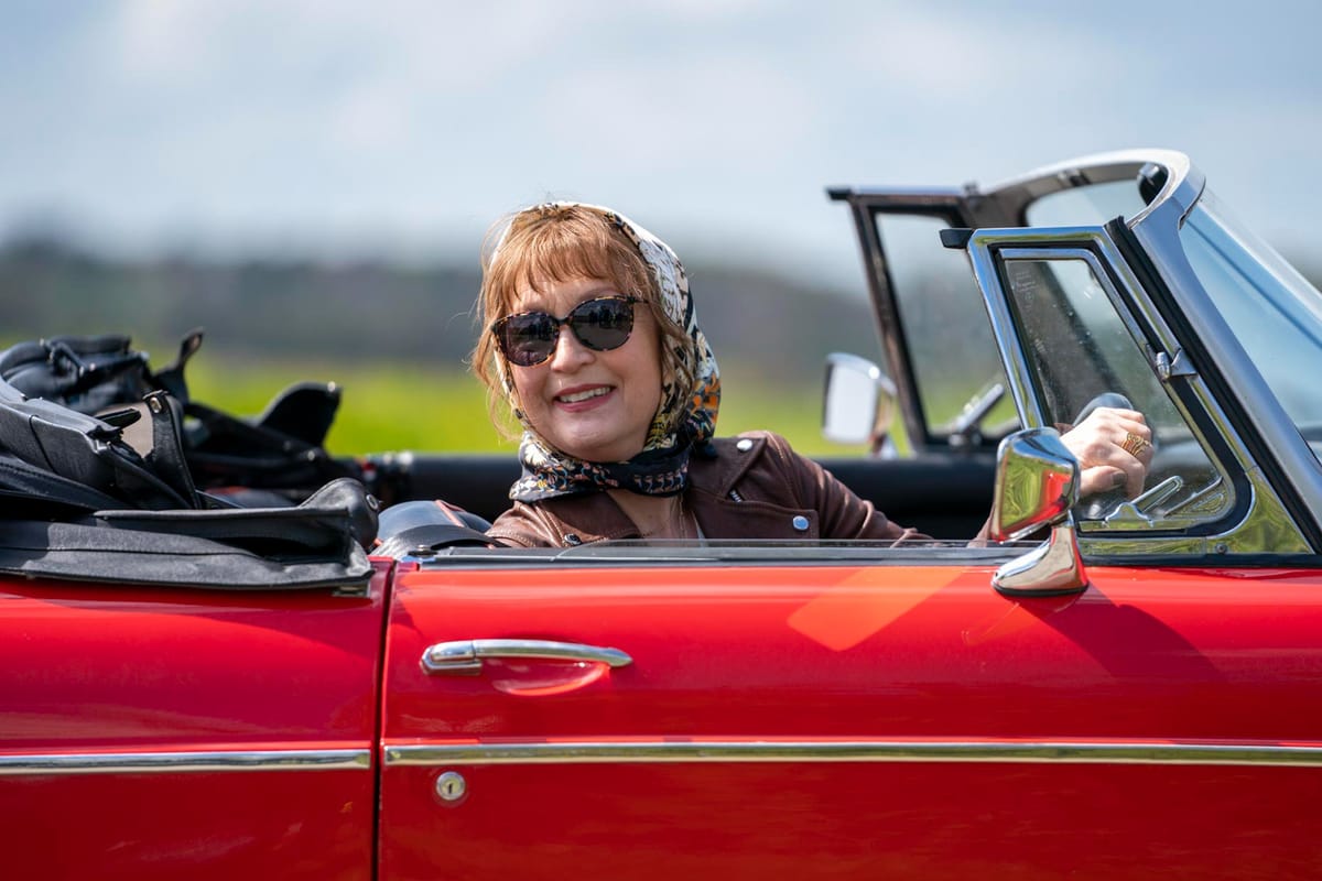 Fictional Detective & Editor Cross Paths in Episode 2 of 'Magpie Murders'