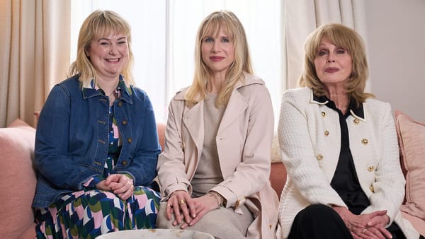 Joanna Lumley Joins Main Cast of 'Amandaland'
