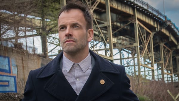 Jonny Lee Miller Joins the Cast of 'The Crown' Season 5